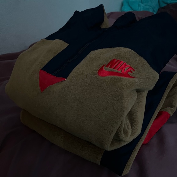 Nike Set - Picture 2 of 4